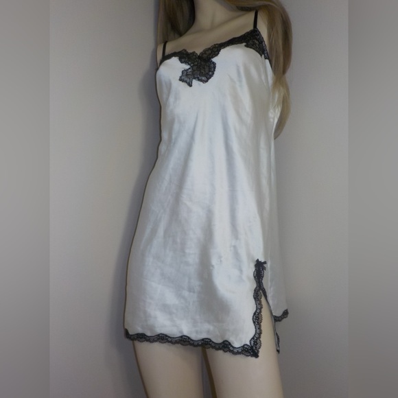 Vintage Victoria Secret White and Black Lace Dress - Picture 15 of 16